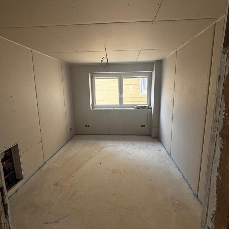 Trockenbauarbeiten mit Gipskartonwänden und abgehängter Decke